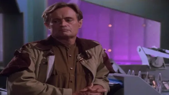 Кадры из сериала Вавилон 5 (1994)
