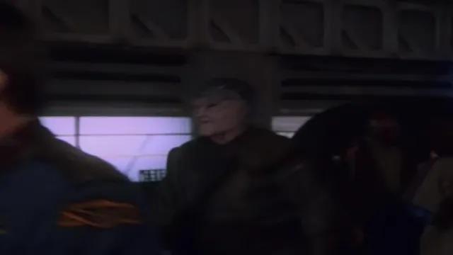 Кадры из сериала Вавилон 5 (1994)