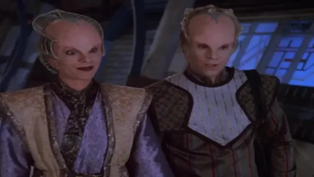 Кадры из сериала Вавилон 5 (1994)