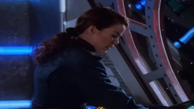Кадры из сериала Вавилон 5 (1994)