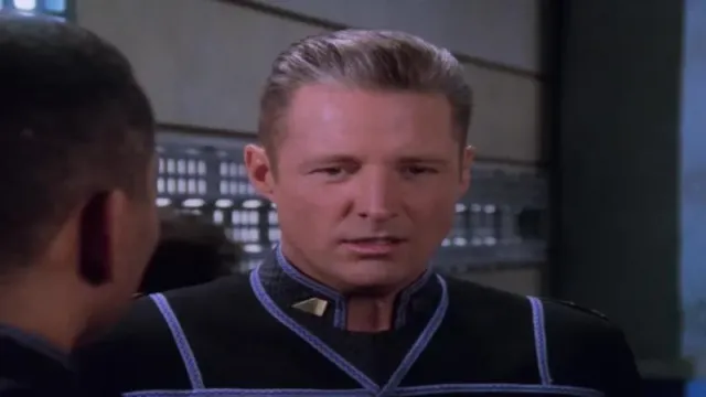 Кадры из сериала Вавилон 5 (1994)